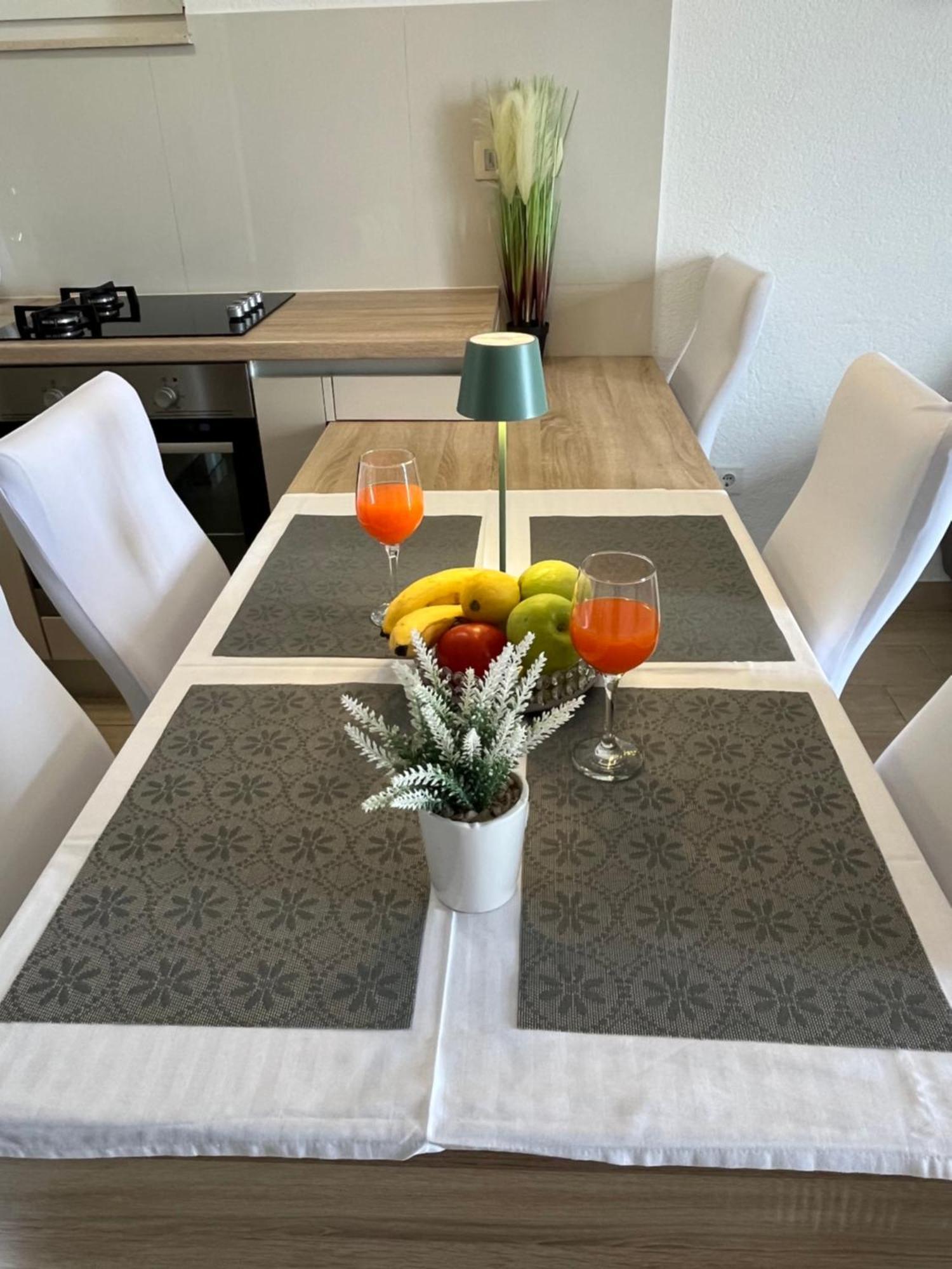 Apartments Irma Baška Voda Eksteriør billede