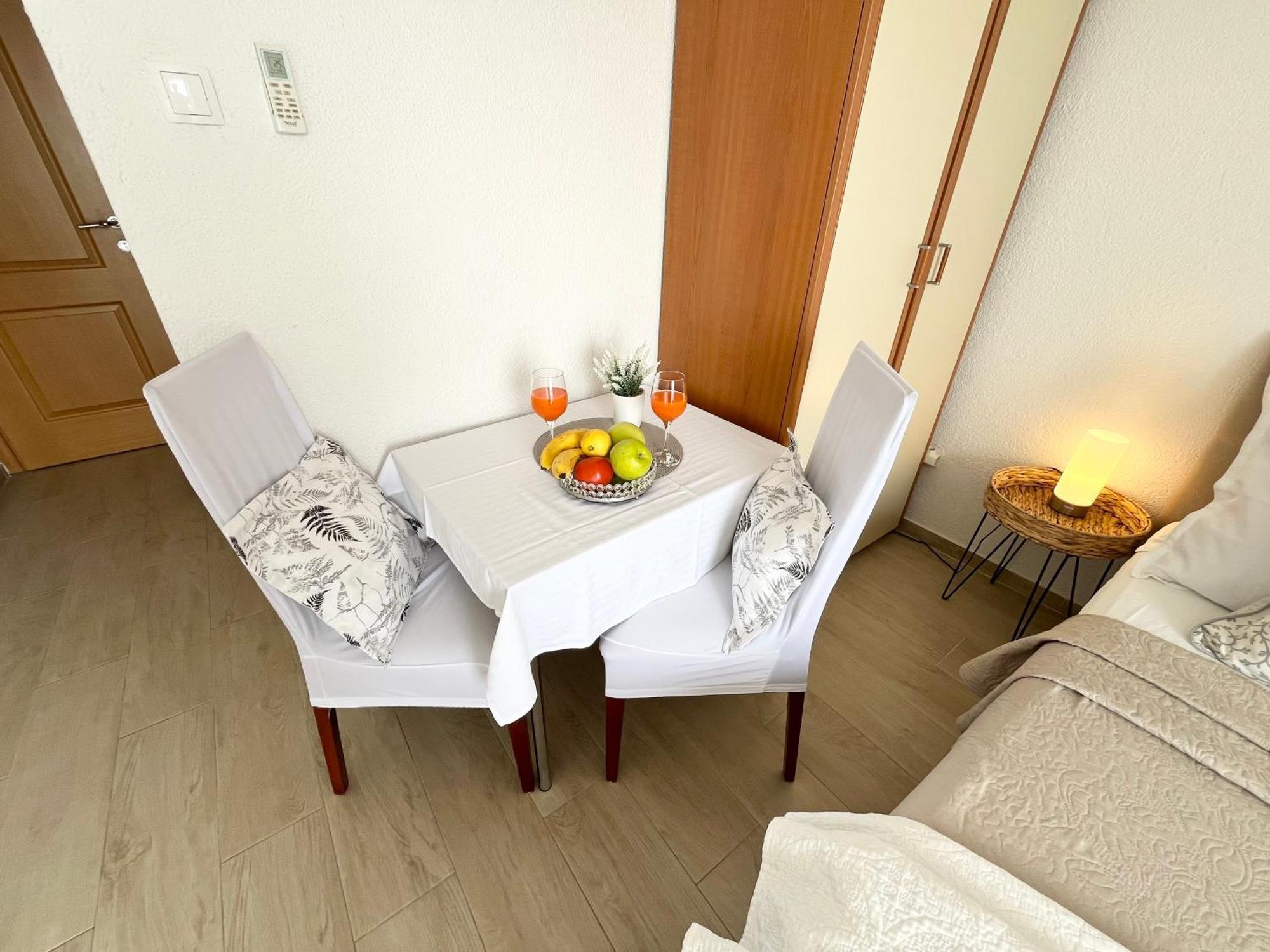 Apartments Irma Baška Voda Eksteriør billede