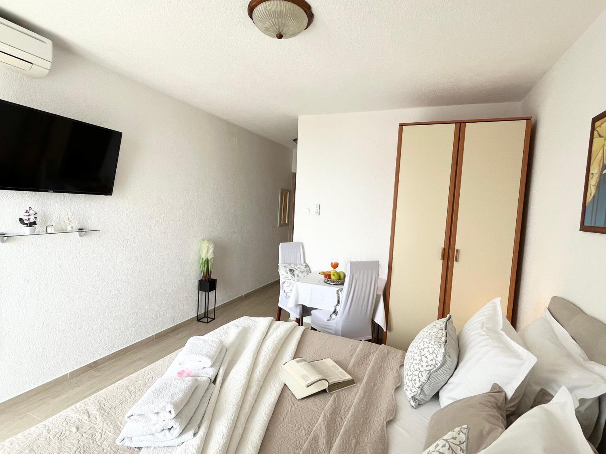 Apartments Irma Baška Voda Eksteriør billede